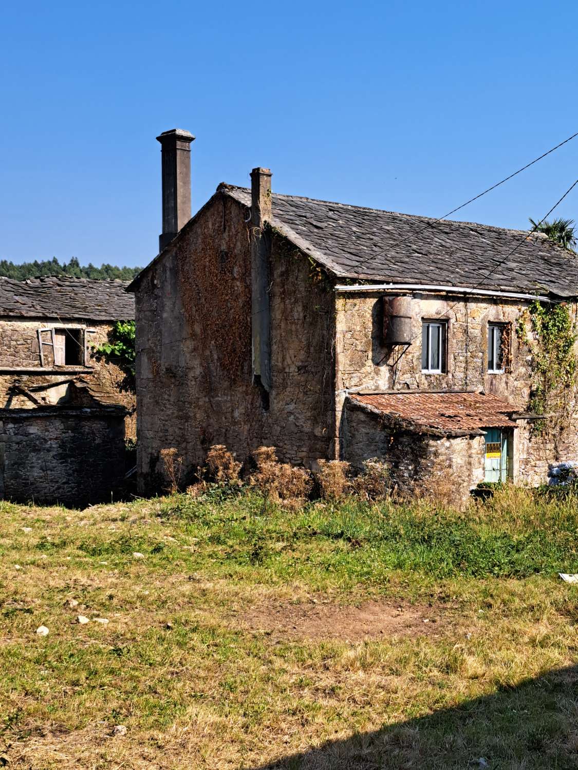 Beautiful country house to restore.