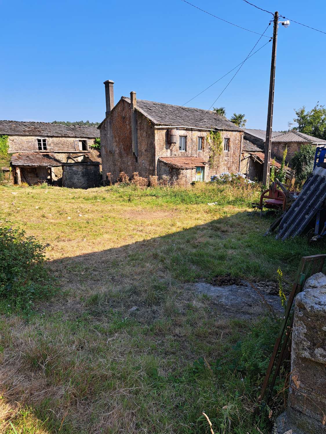 Beautiful country house to restore.