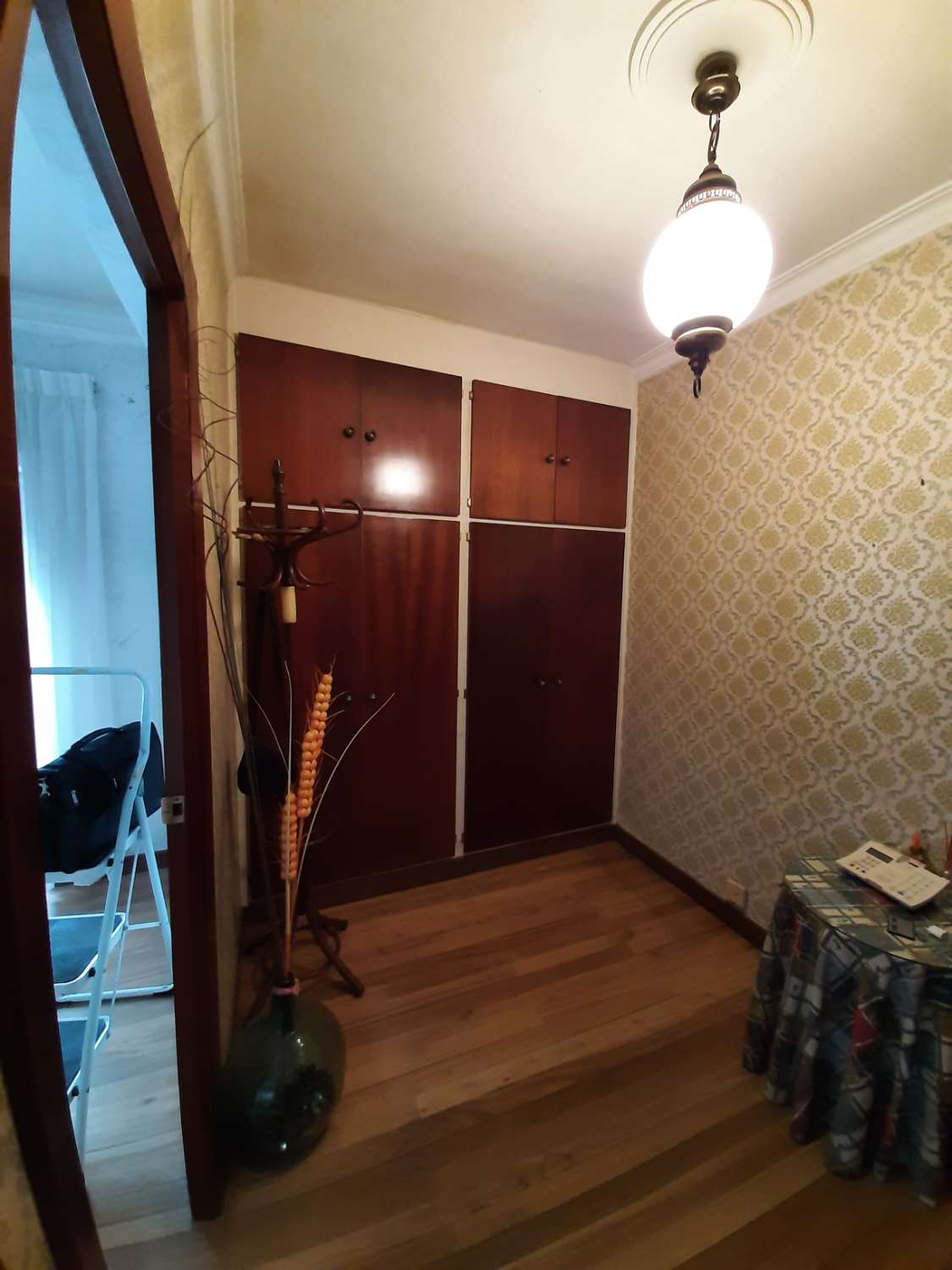 We hebben dit prachtige appartement te koop gezet, met een commerciële begane grond, in As Neves, A Capela.