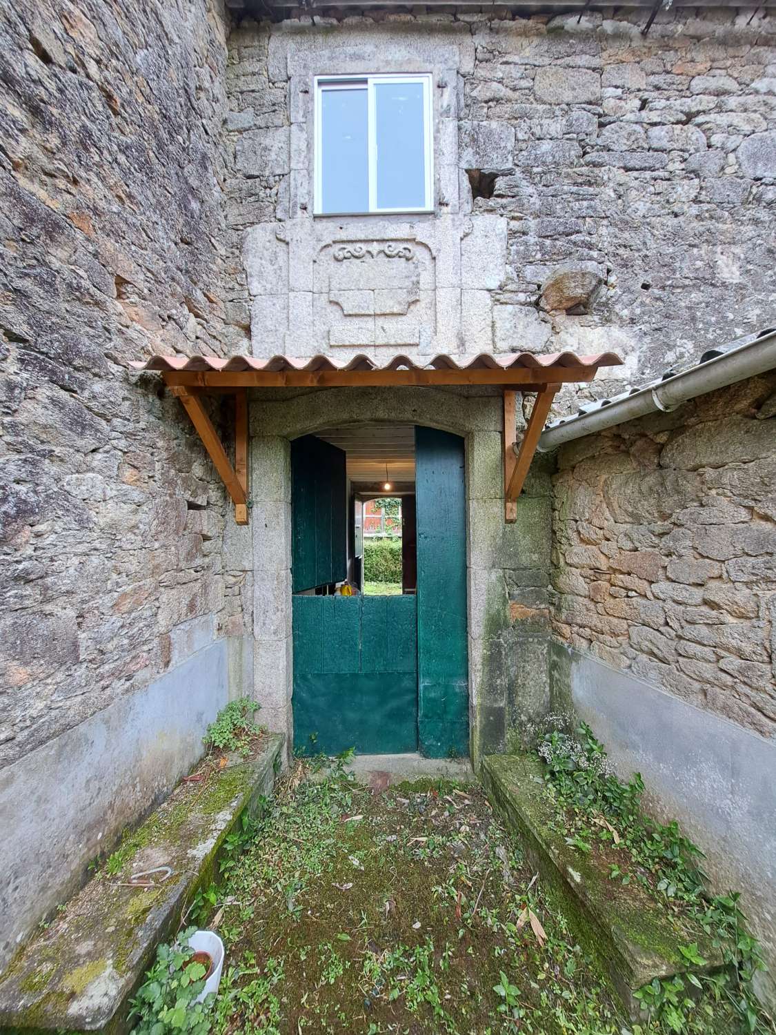 Vendemos casa para reformar.