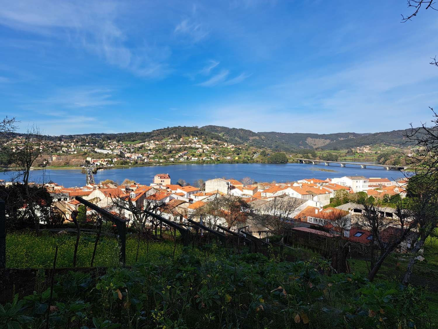 Vendemos solar urbano en Pontedeume.