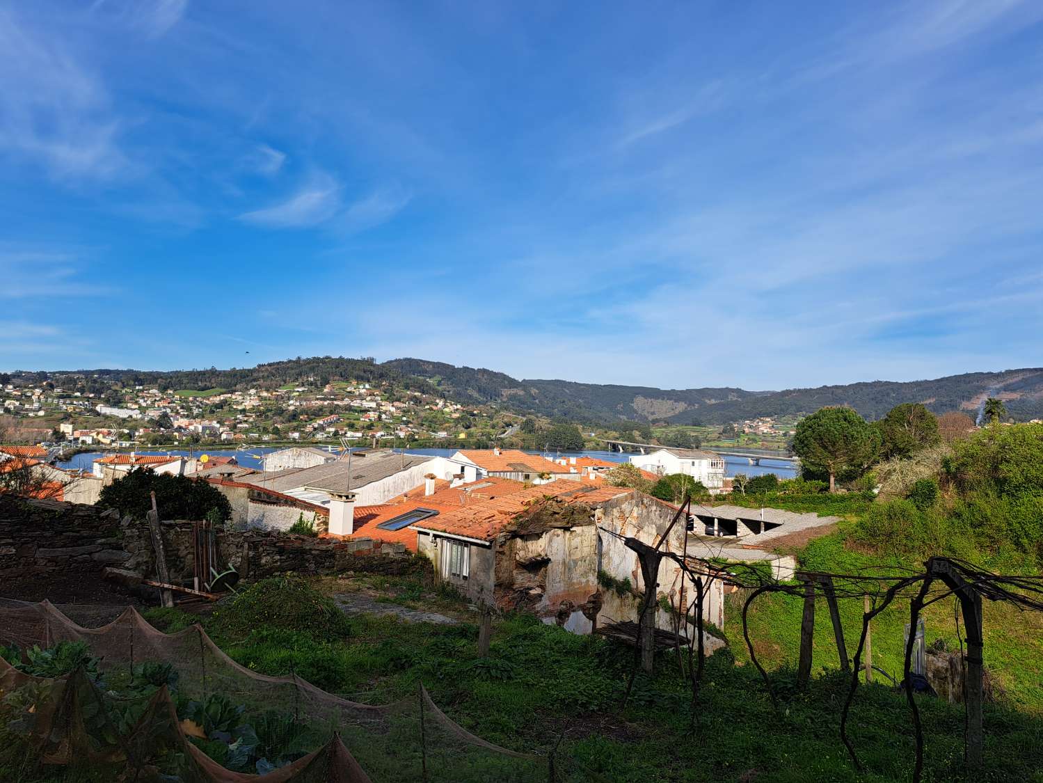 Vendemos solar urbano en Pontedeume.