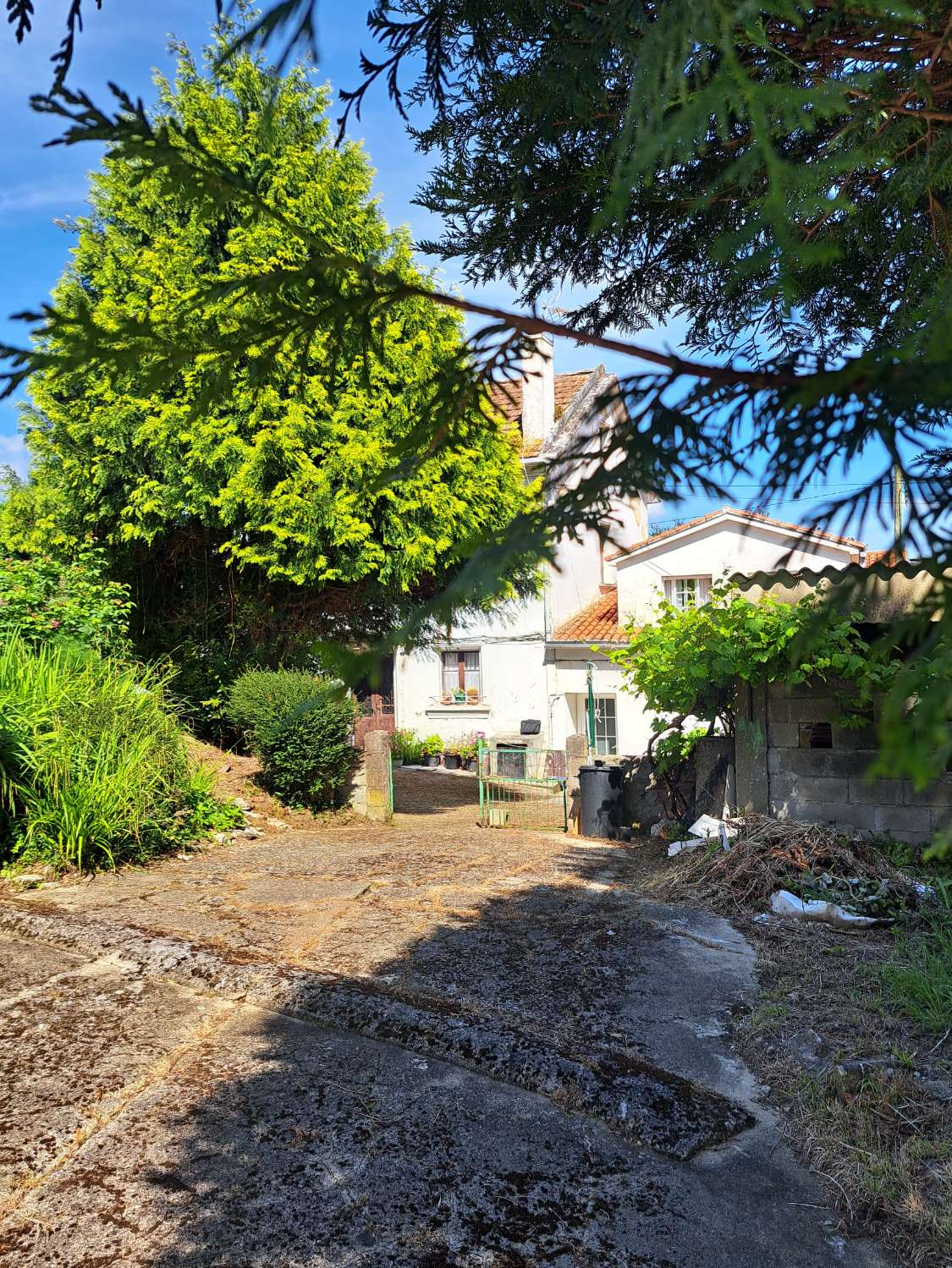 Vendemos casa en Bergondiño, Bergondo.